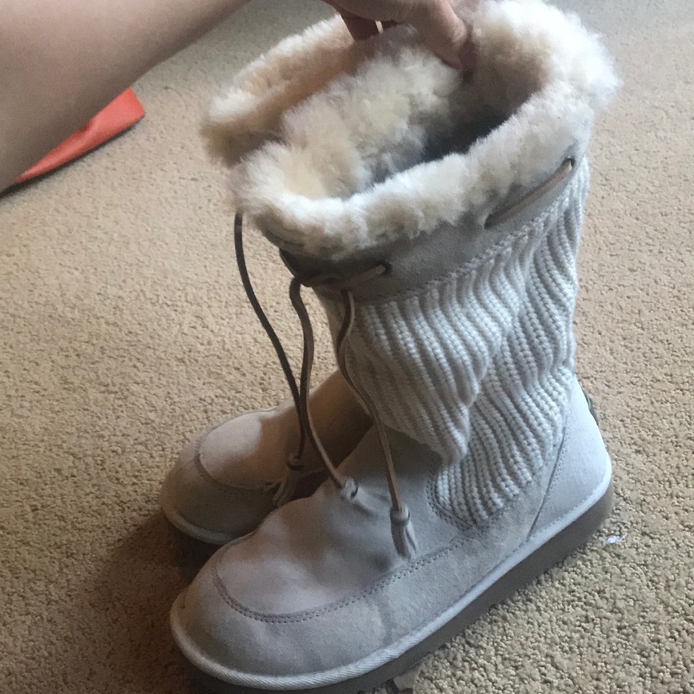NWOT Ugg boots